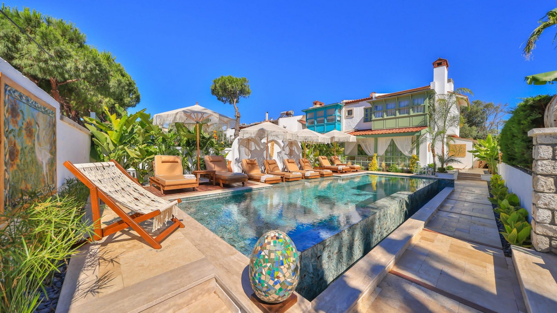 Palas Alaçatı Otel