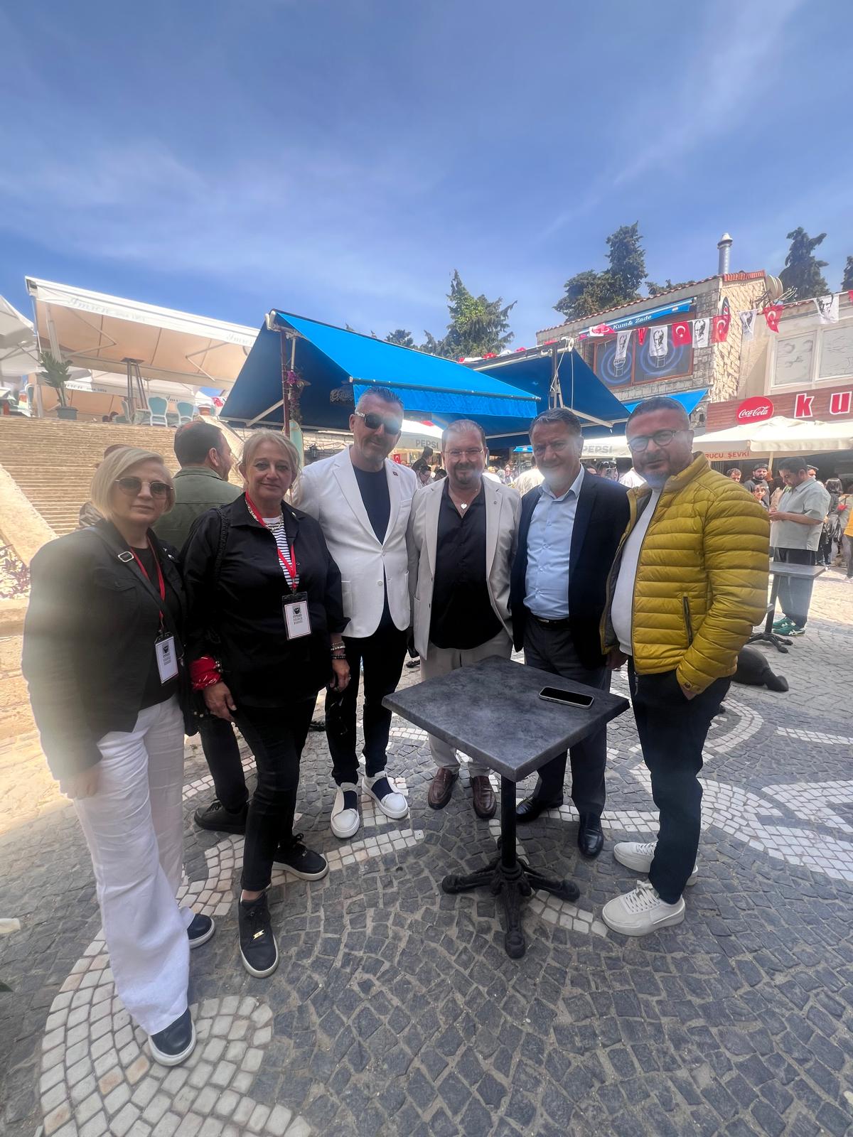 Çeşme Kitap Kafe Açılışına Katıldık